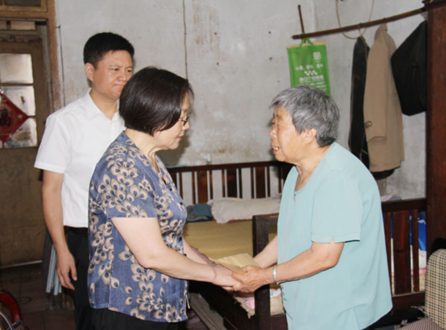 马士平走访慰问部分老党员(图1) 20210630154713544001.png